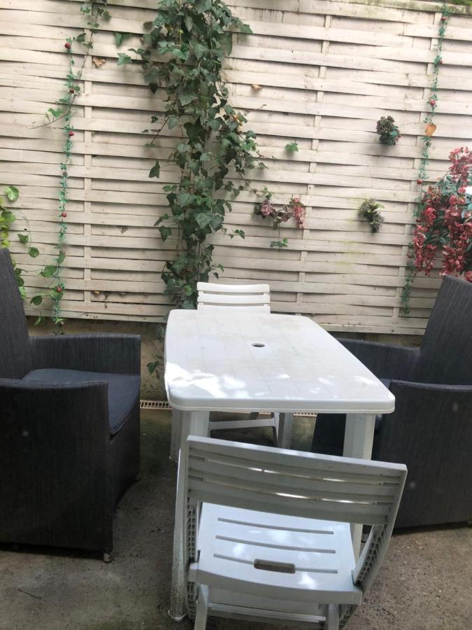 Studio centre ville proche gare avec cour privée Carcasona Exterior foto